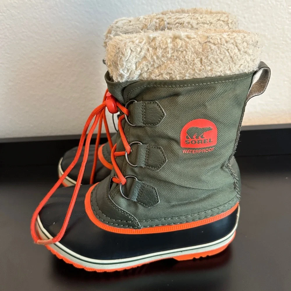 Sorel Kids Snow Boots - Olive and Black